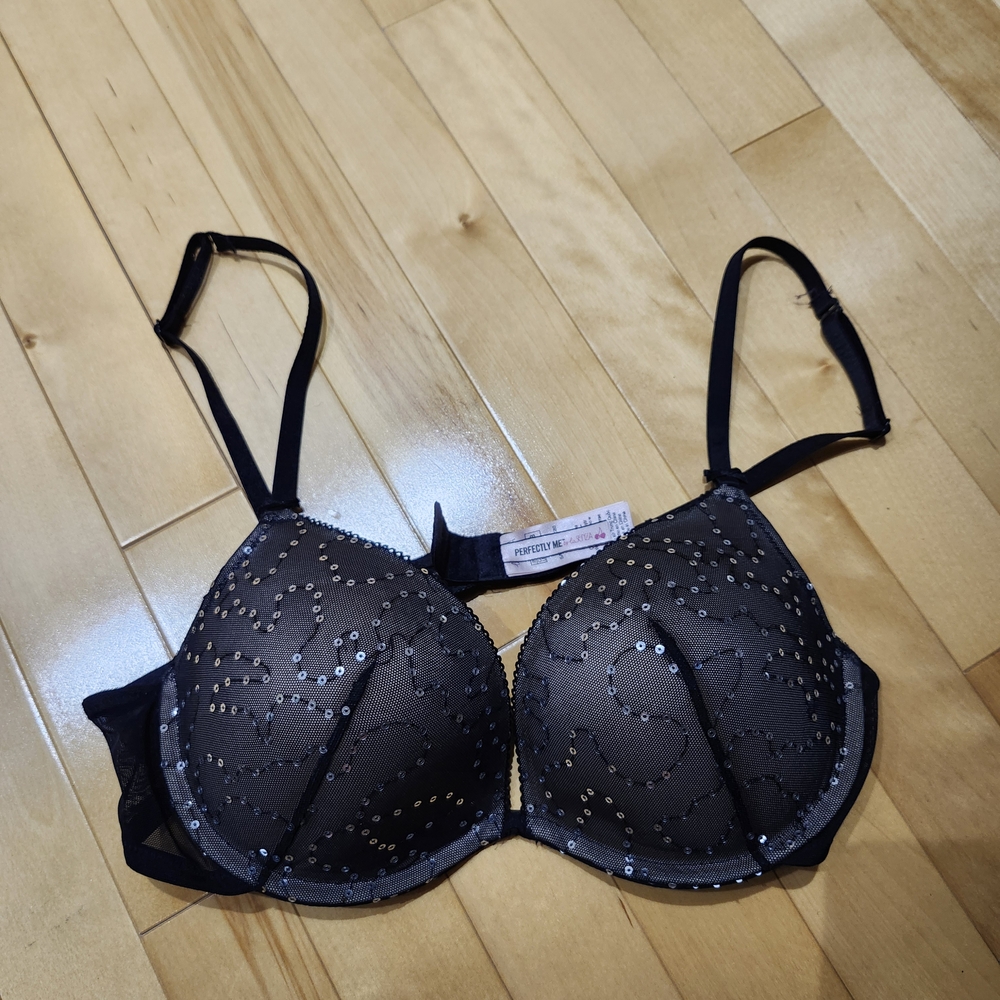 La SENZA Elegant Black Bra with Shimmering Accents